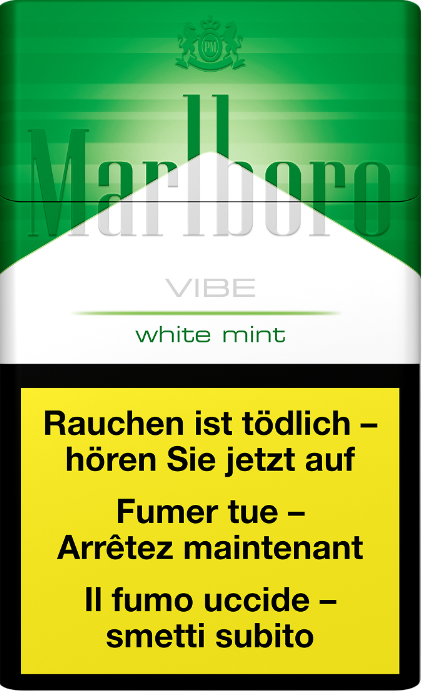 marlboro e zigarette Juul vape Pod elektronische Zigarette Gerät mit einer Packung Marlboro  Zigaretten und eine Zigarette draußen auf eine weiße strukturierte Tabelle  gelegt, isoliert Stockfotografie main image 1